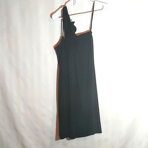 BCBGMAXAZRIA ONE SHOULDER DRESS!